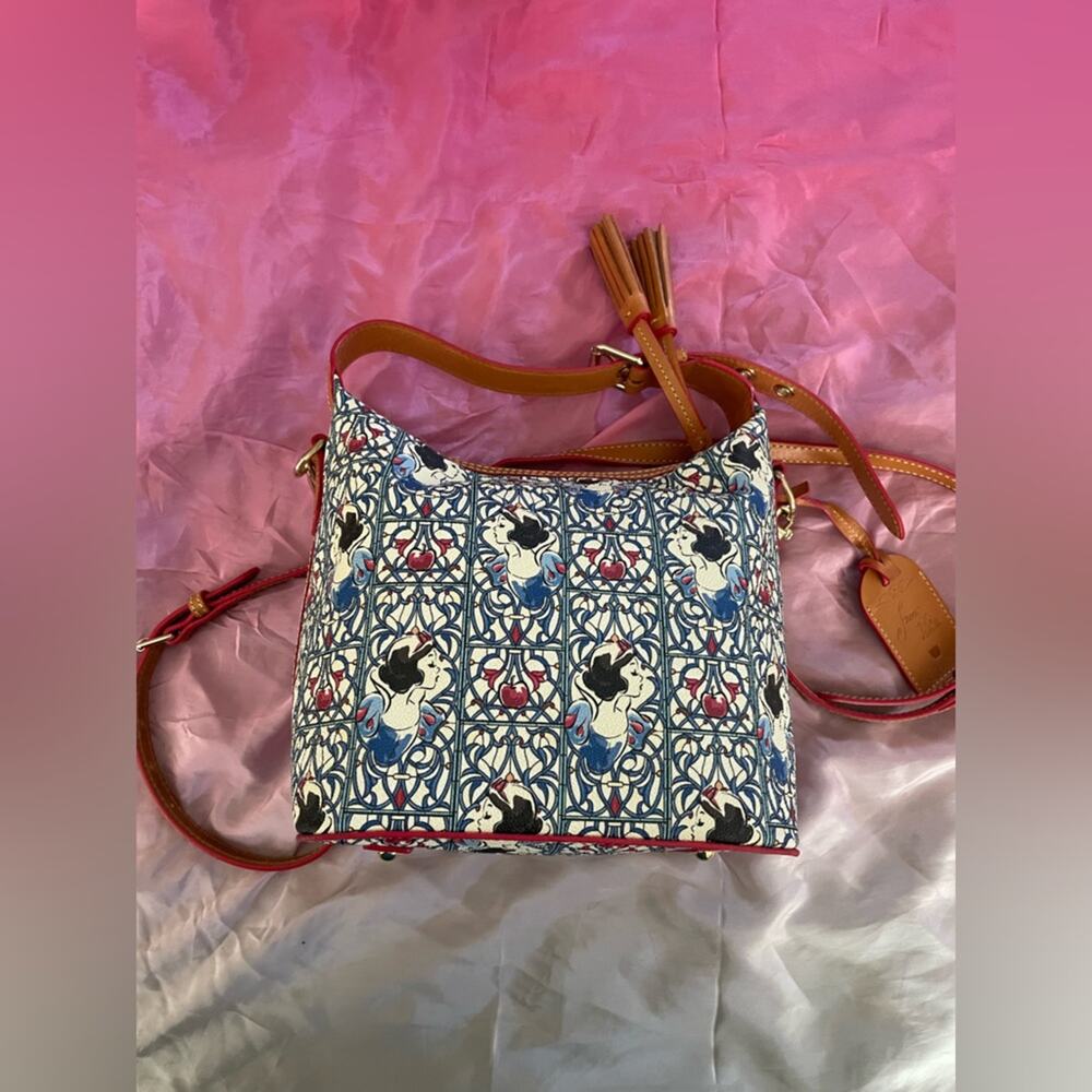 Snow White Dooney & Bourke (Paige) Crossbody - EUC - Picture 2 of 15